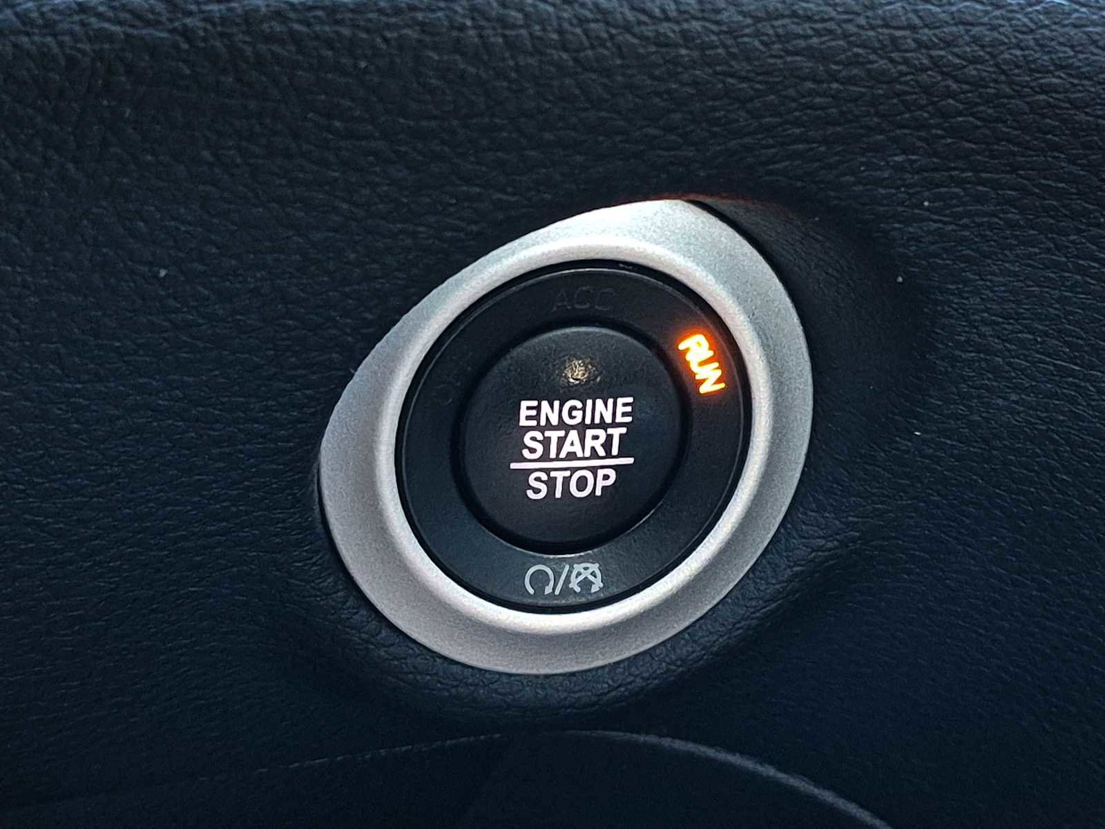 Used 2023 Chrysler Pacifica Limited w/ S Appearance Package FWD image 24