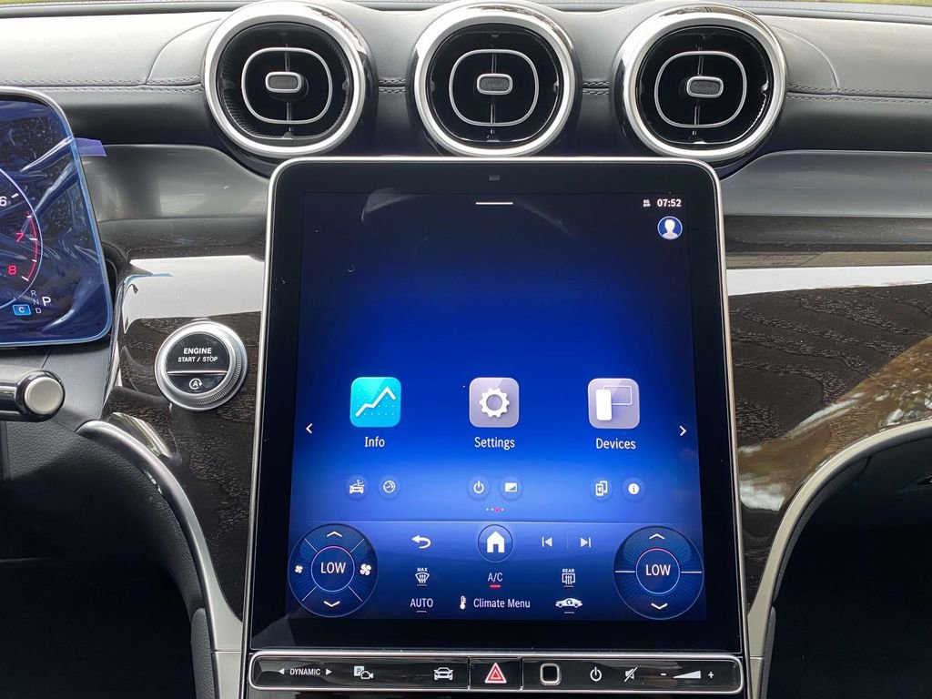 Certified 2025 Mercedes-Benz GLC 300 4MATIC image 33