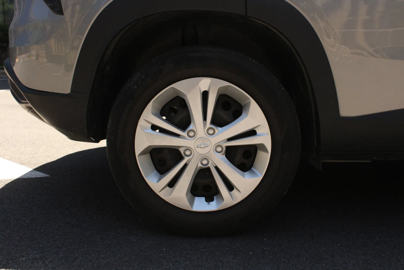 Used 2024 Chevrolet Trax LS w/ Driver Confidence Package FWD image 5