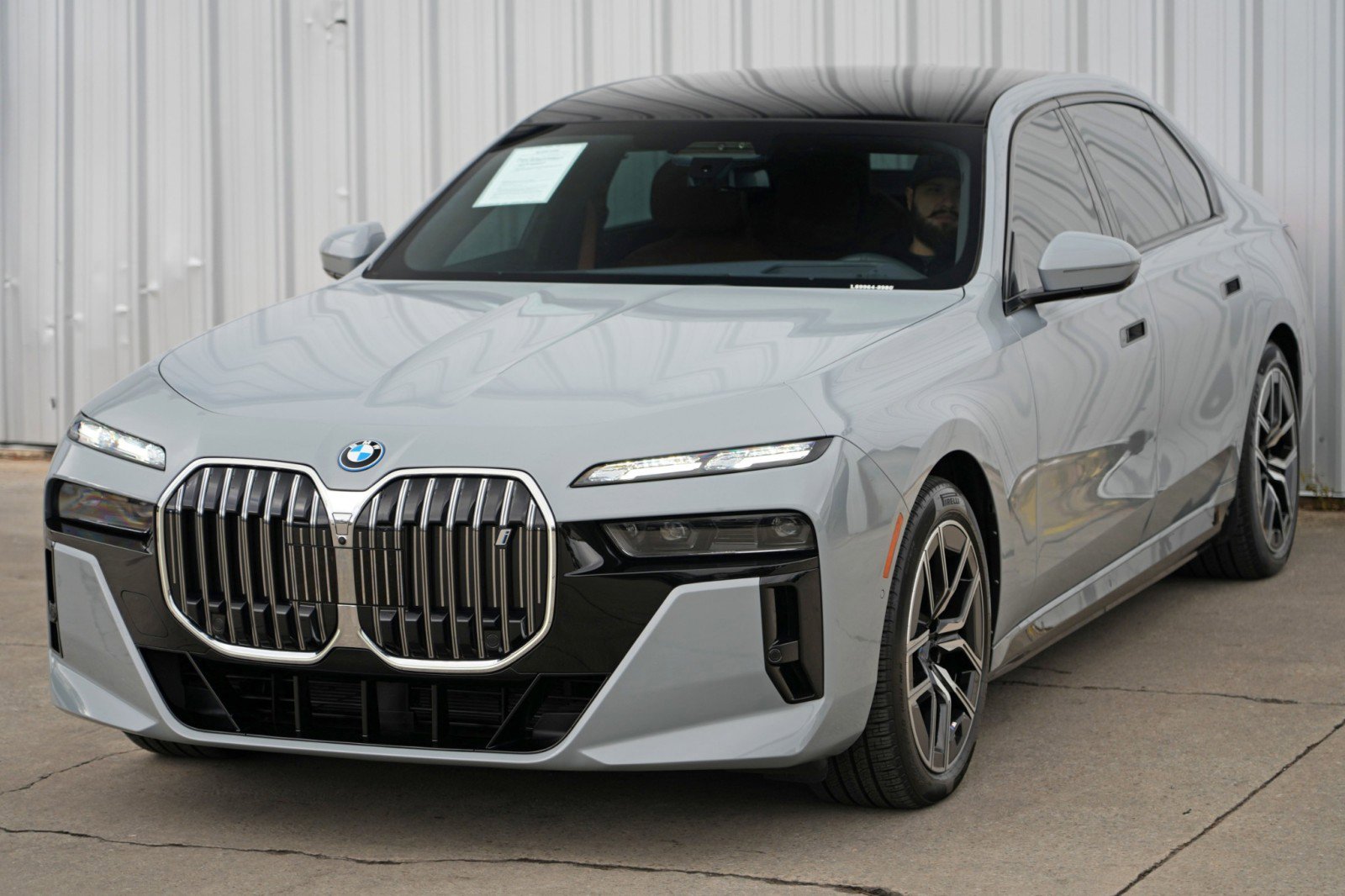 Used 2023 BMW i7 xDrive60 w/ Executive Package 2 image 58