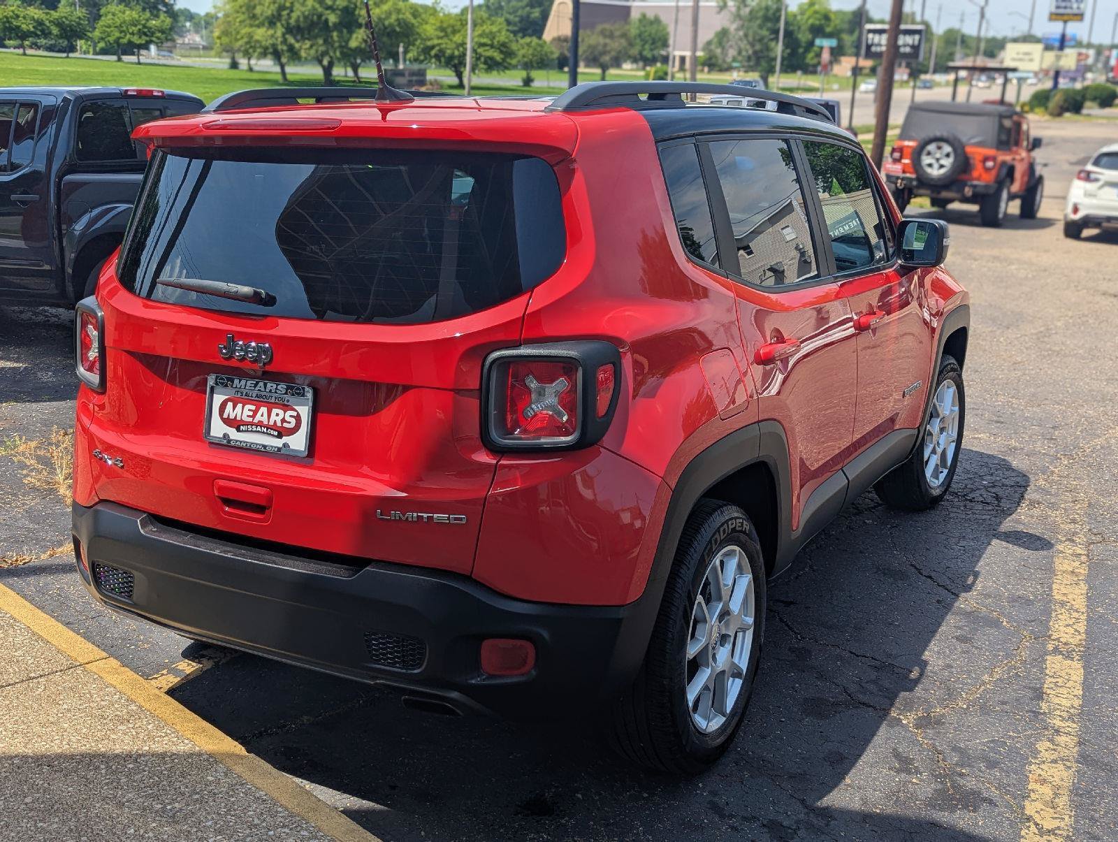 Used 2021 Jeep Renegade Limited AWD/4WD image 9