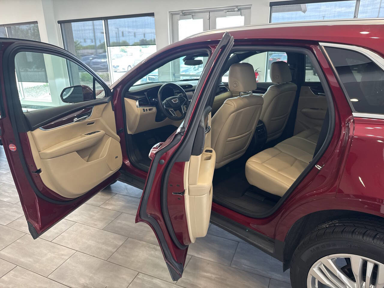 Used 2018 Cadillac XT5 Premium Luxury image 18