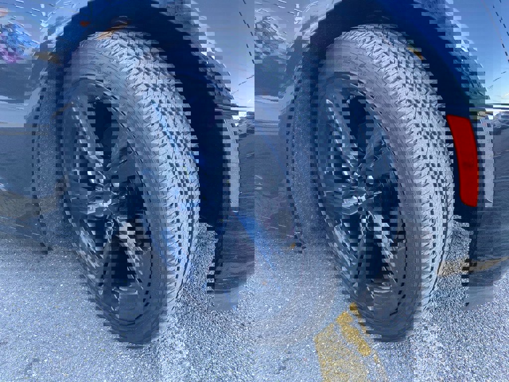 Used 2019 Chevrolet Camaro LT image 27