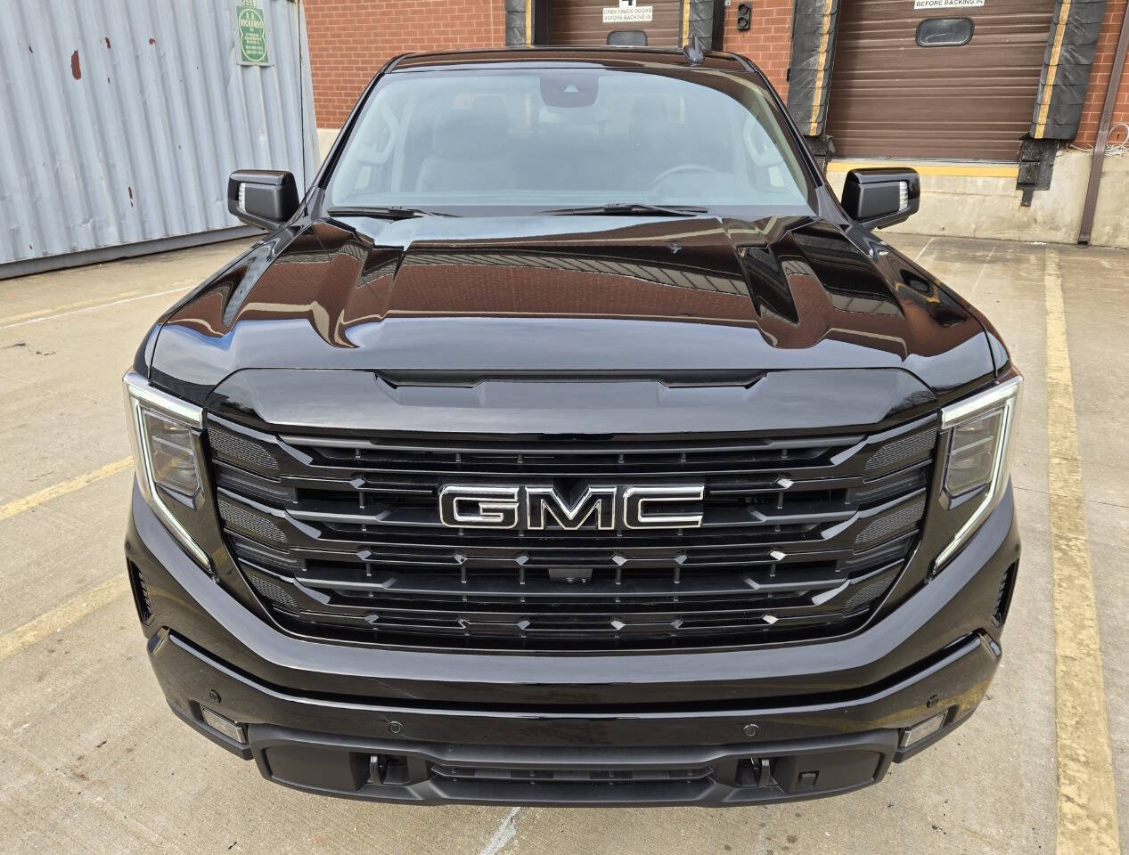 Used 2025 GMC Sierra 1500 Elevation w/ Elevation Premium Package AWD/4WD image 6