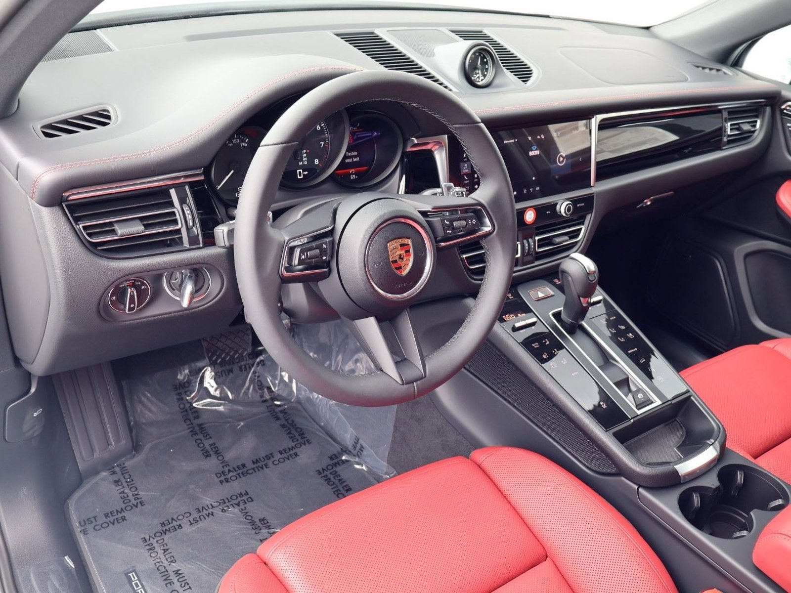 New 2026 Porsche Macan AWD/4WD image 4