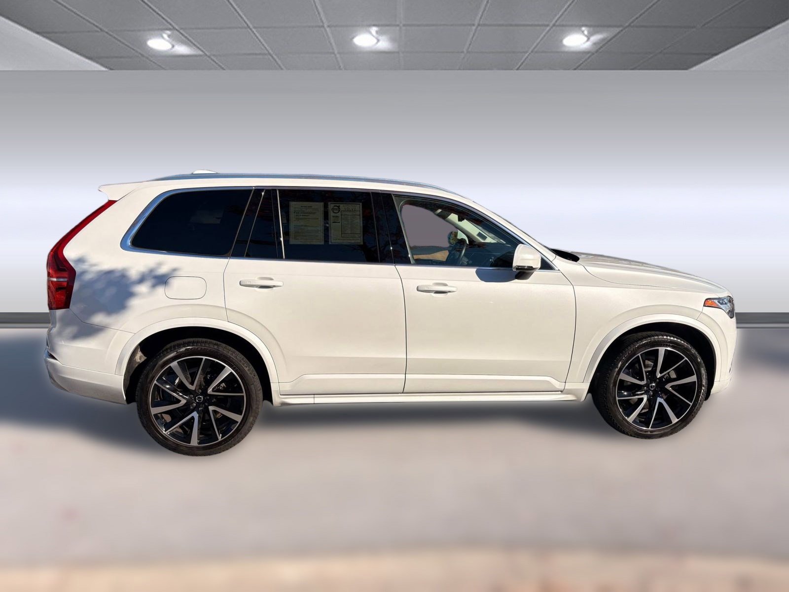 Certified 2022 Volvo XC90 T6 Momentum w/ Advanced Package image 8