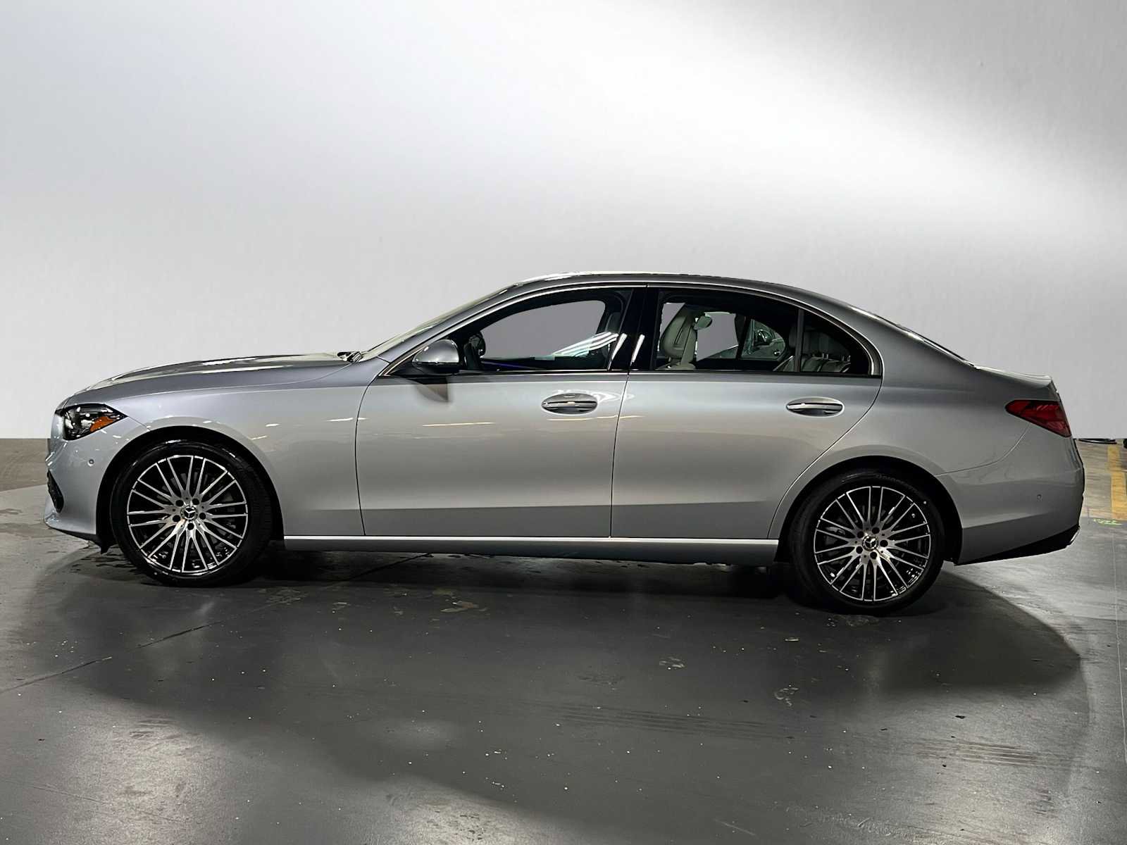 Used 2025 Mercedes-Benz C 300 4MATIC Sedan image 6