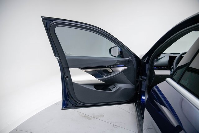 Used 2024 BMW 530i xDrive w/ Executive Package image 22