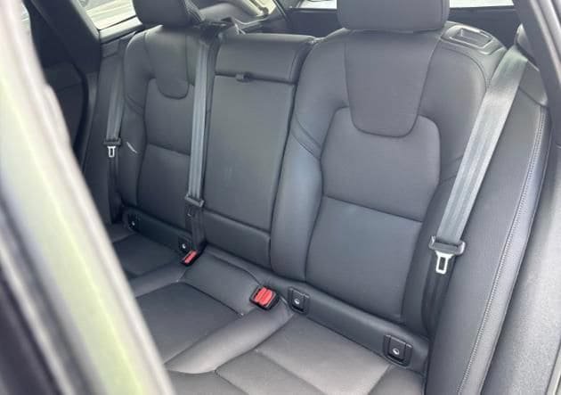 Certified 2023 Volvo XC60 B5 Plus w/ Climate Package AWD/4WD image 4