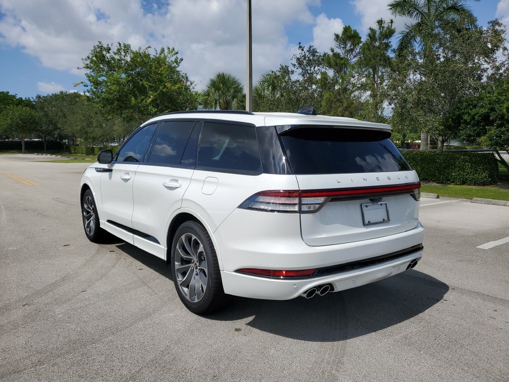 New 2026 Lincoln Aviator 2WD image 3