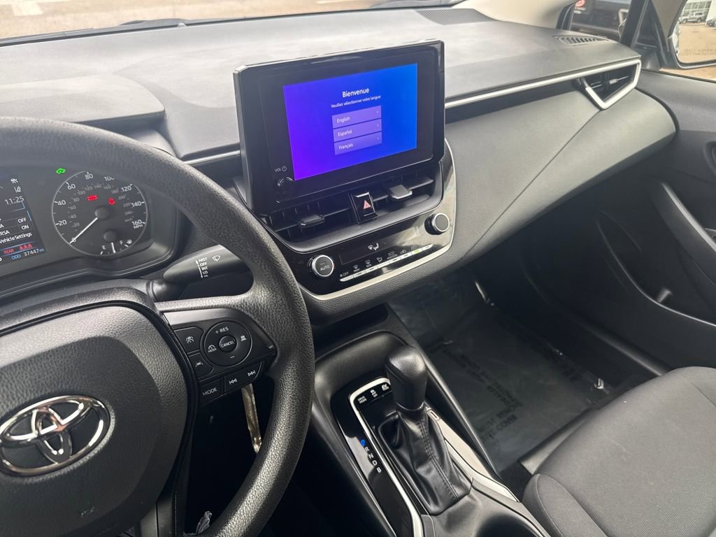 Used 2025 Toyota Corolla LE image 21