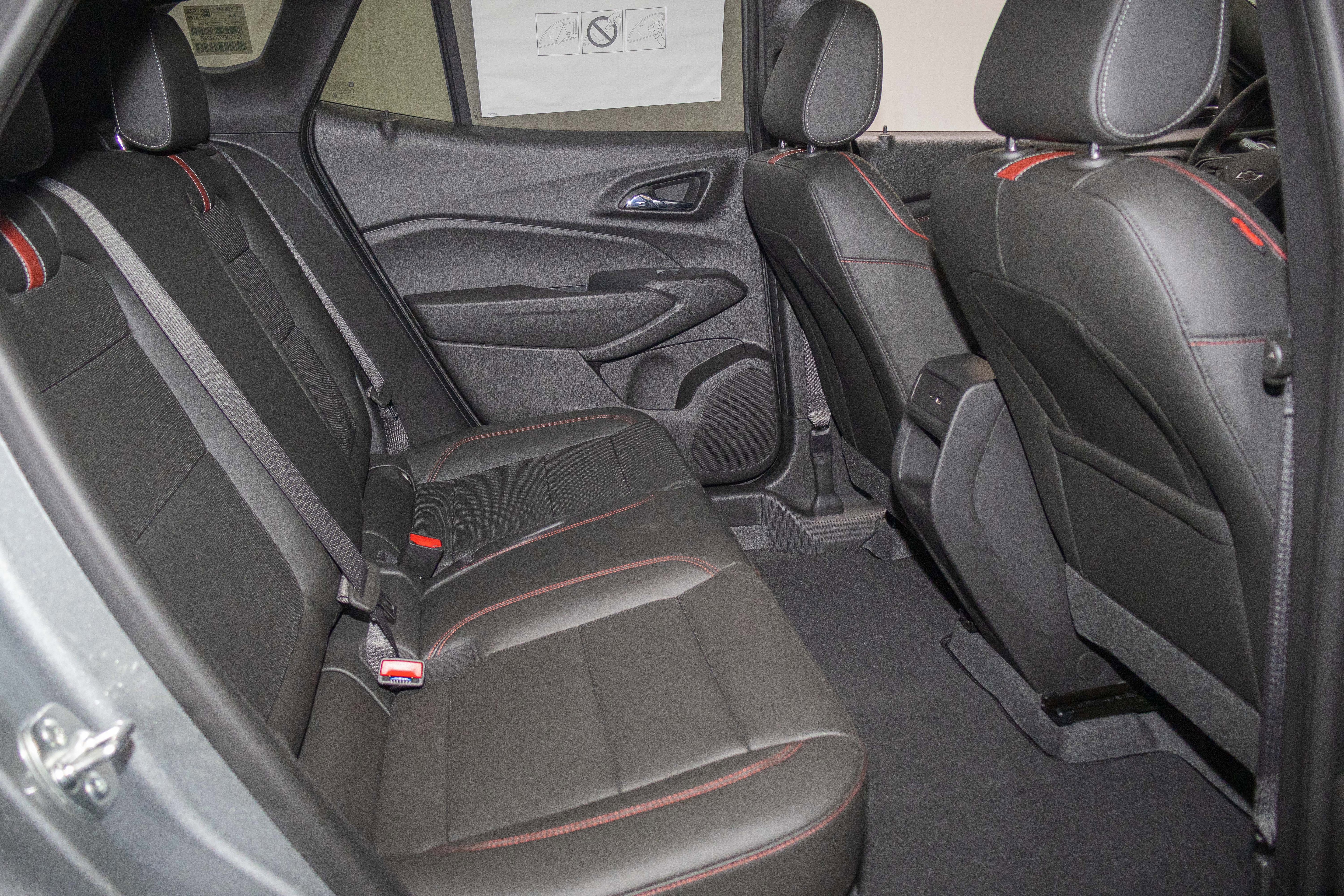 New 2026 Chevrolet Trax RS w/ Sunroof Package image 12