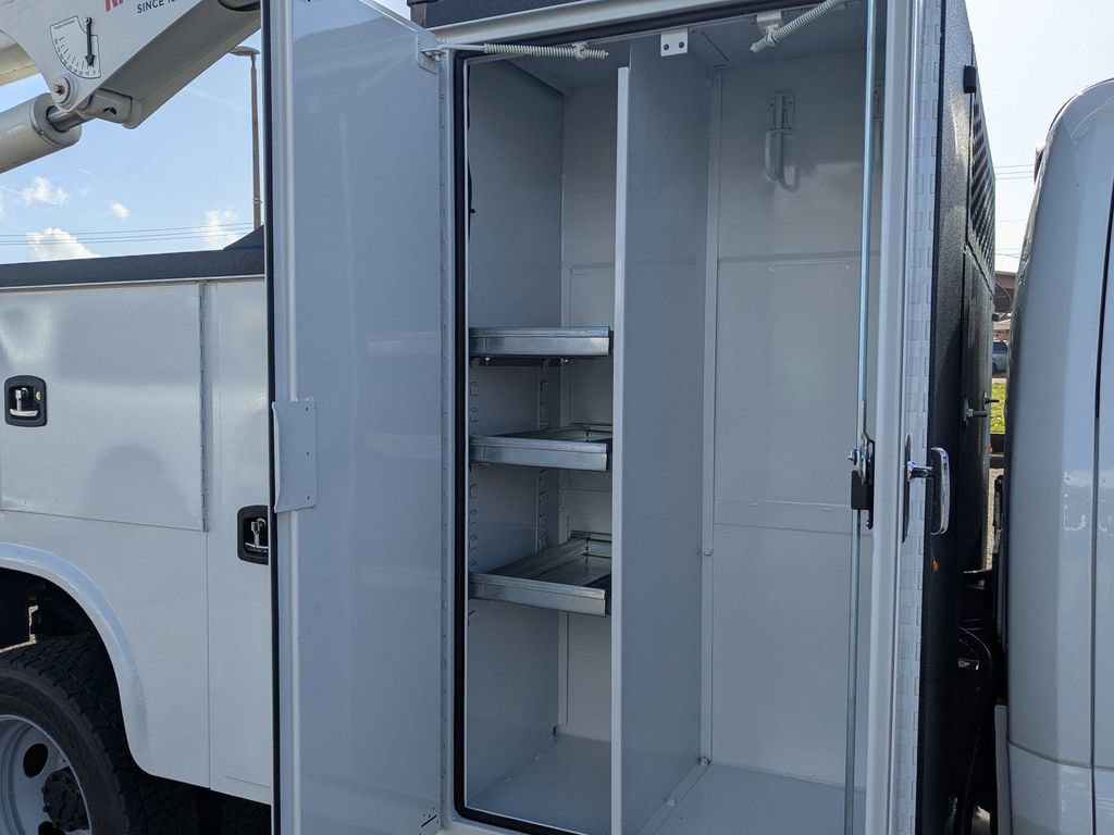 New 2026 Ford F550 4x4 Supercab Super Duty image 22