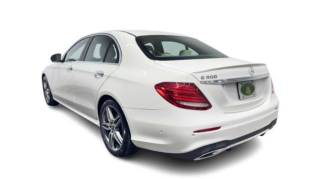 Used 2019 Mercedes-Benz E 300 image 4