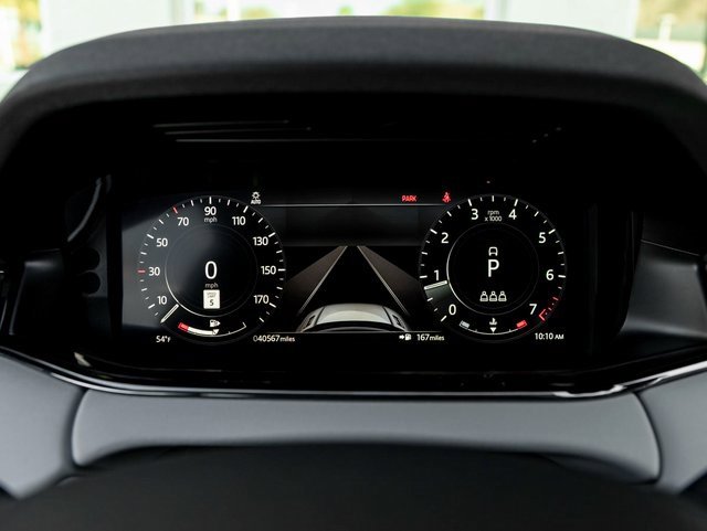 Used 2022 Land Rover Range Rover Evoque R-Dynamic SE image 17