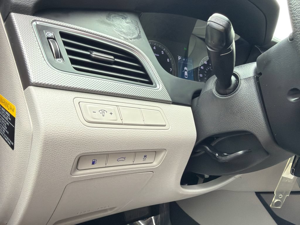 Used 2017 Hyundai Sonata SE FWD image 25