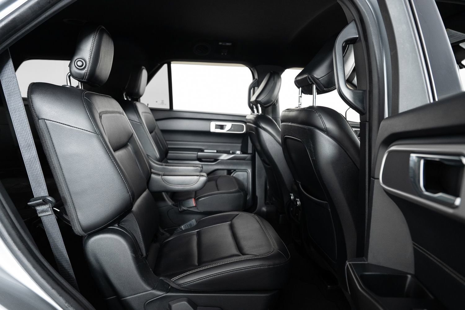 Used 2020 Ford Explorer XLT w/ Equipment Group 202A image 25