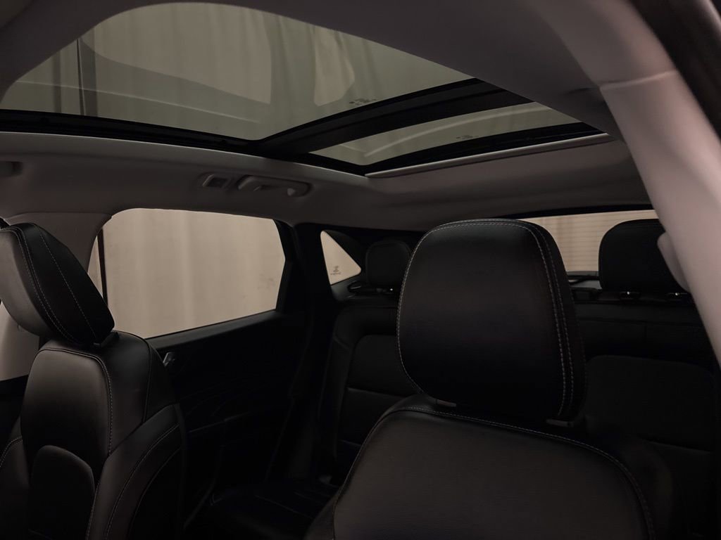 Used 2022 Ford Escape SEL w/ Technology Package image 22