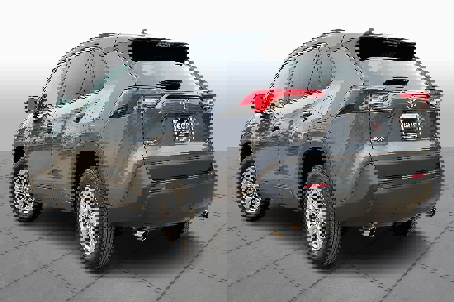 Used 2025 Toyota RAV4 XLE w/ Convenience Package image 10