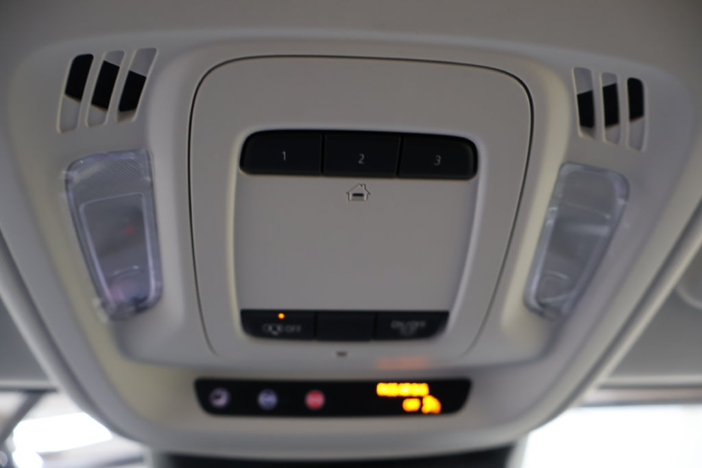 Used 2025 Buick Envision Preferred AWD/4WD image 33