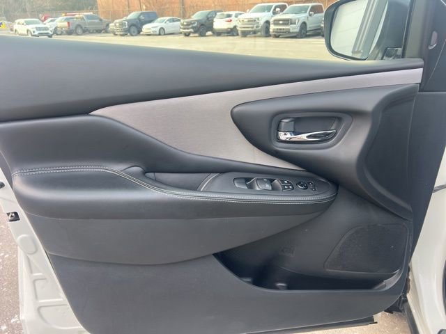 Used 2022 Nissan Murano S AWD/4WD image 19