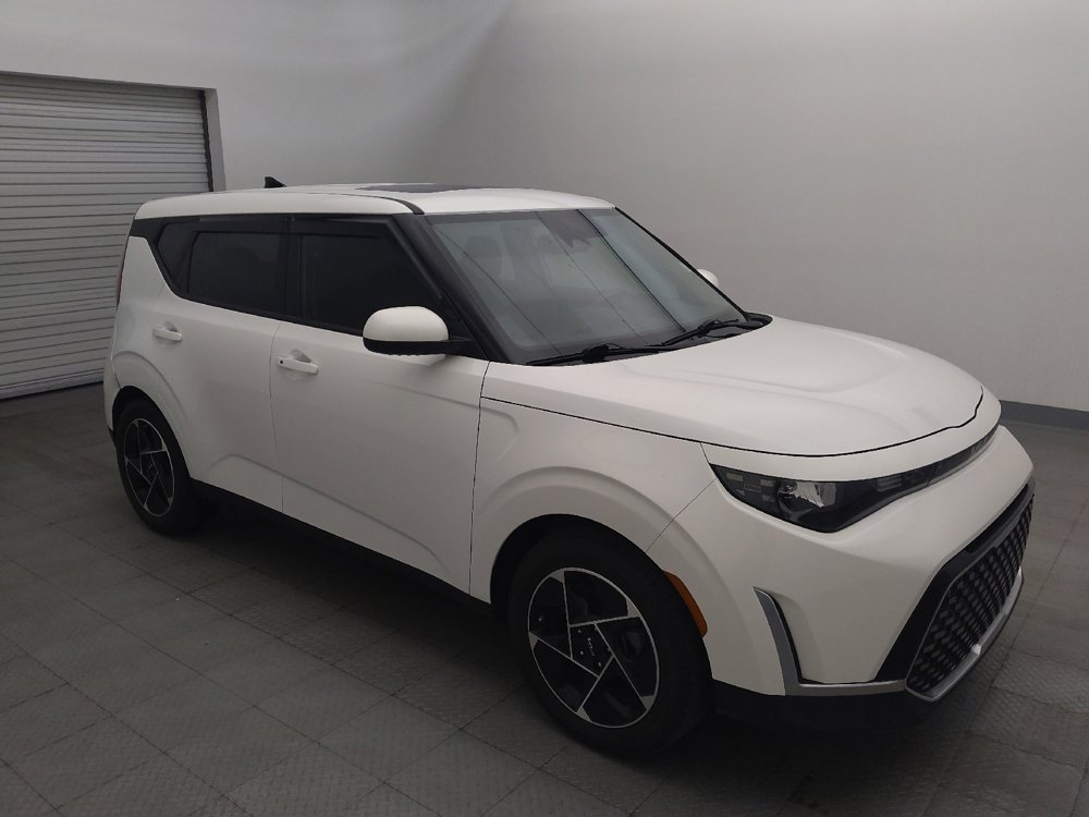 Used 2024 Kia Soul EX image 11