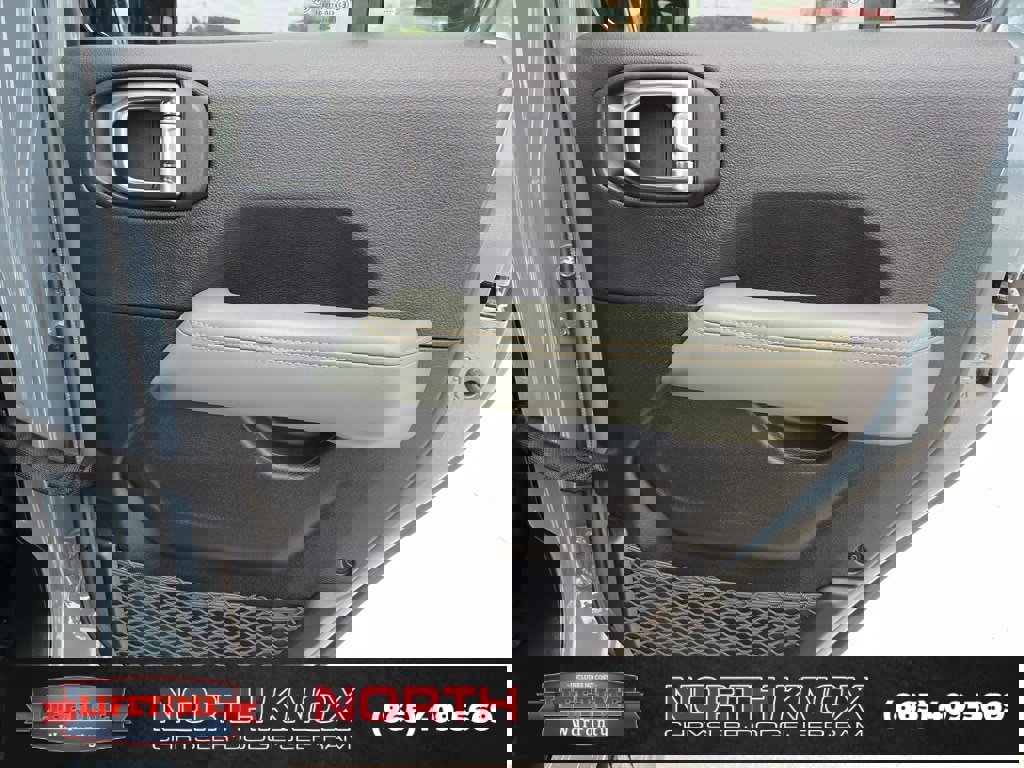 New 2025 Jeep Gladiator Mojave w/ Safety Group image 24