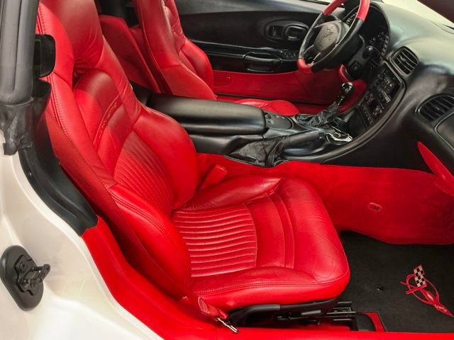 Used 2001 Chevrolet Corvette Convertible w/ Preferred Equipment Group2 RWD image 18