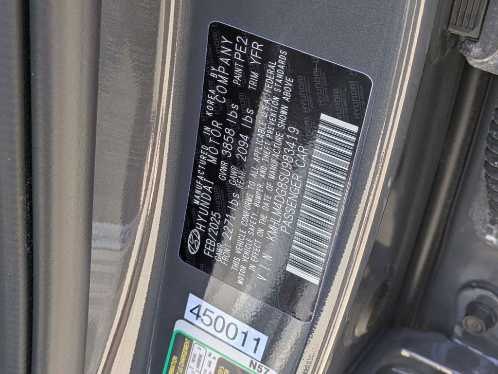 Certified 2025 Hyundai Elantra Sport image 31