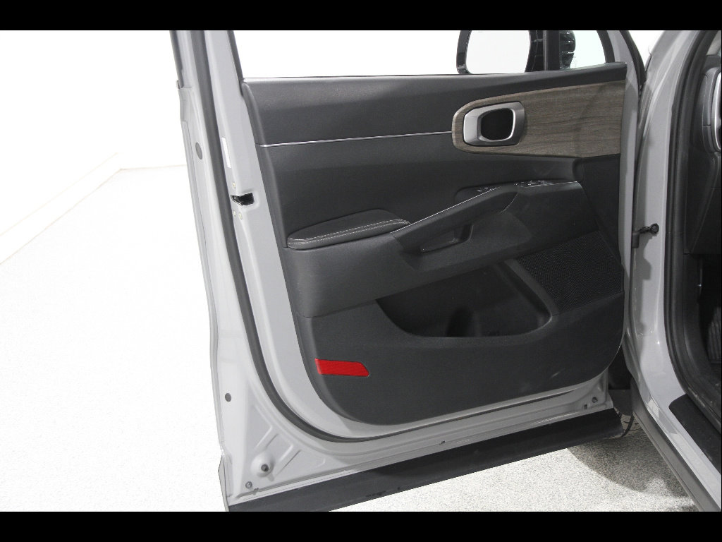 Used 2022 Kia Sorento S image 4