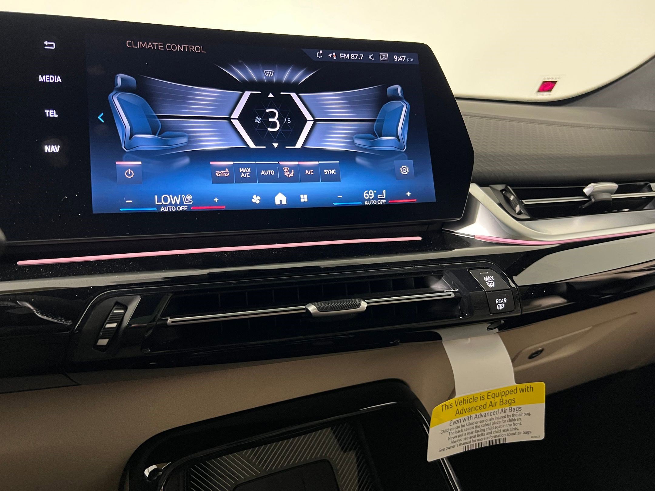 Used 2025 BMW X2 xDrive28i w/ Premium Package image 28