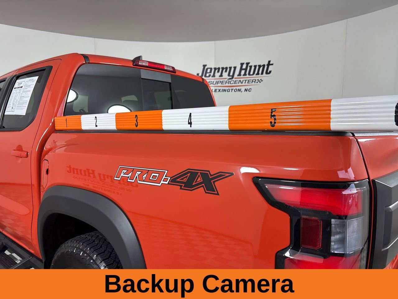 Used 2025 Nissan Frontier PRO-4X w/ Pro Convenience Package image 8