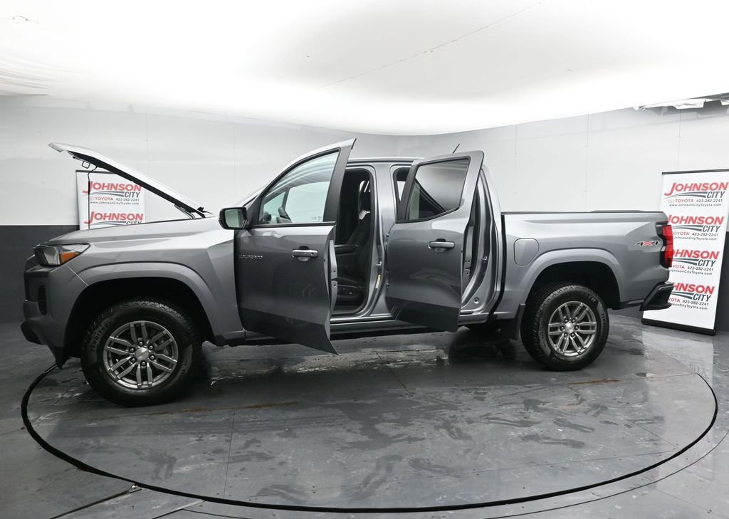Used 2023 Chevrolet Colorado LT w/ LT Convenience Package II AWD/4WD image 42