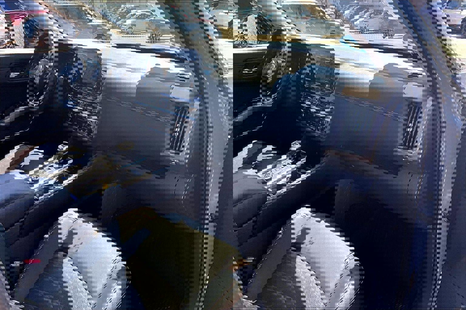 Used 2024 Nissan Pathfinder Platinum image 27