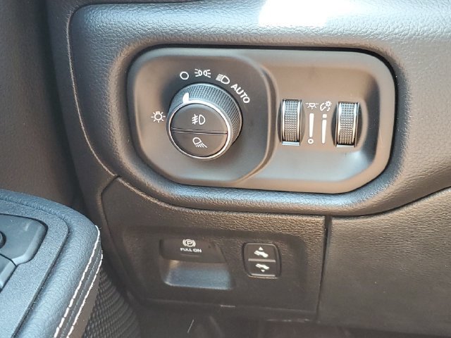 New 2026 RAM 1500 Laramie w/ Sport Appearance Package AWD/4WD image 19