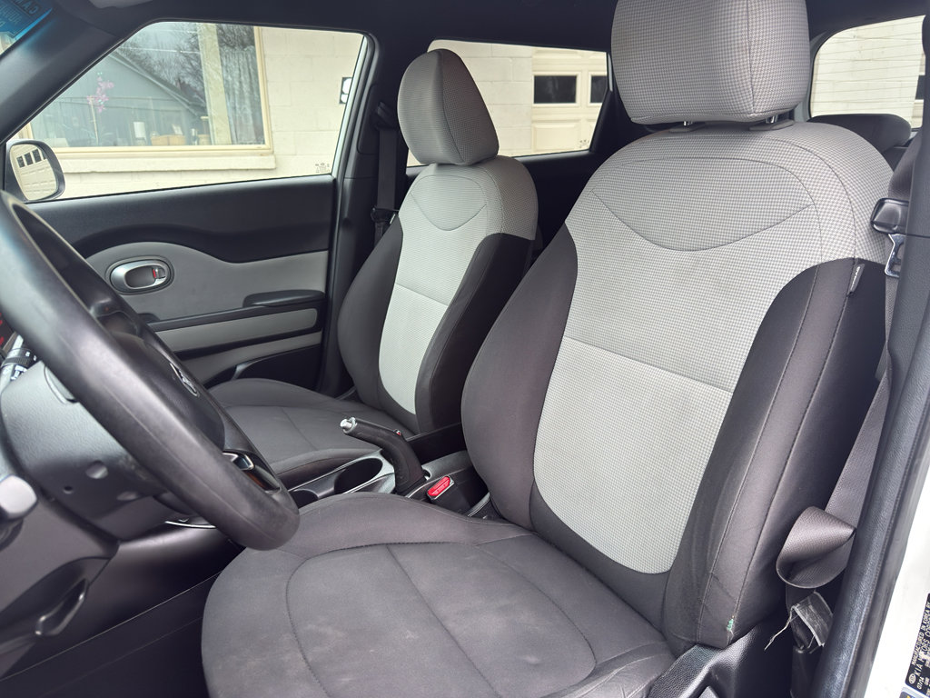 Used 2015 Kia Soul FWD image 10