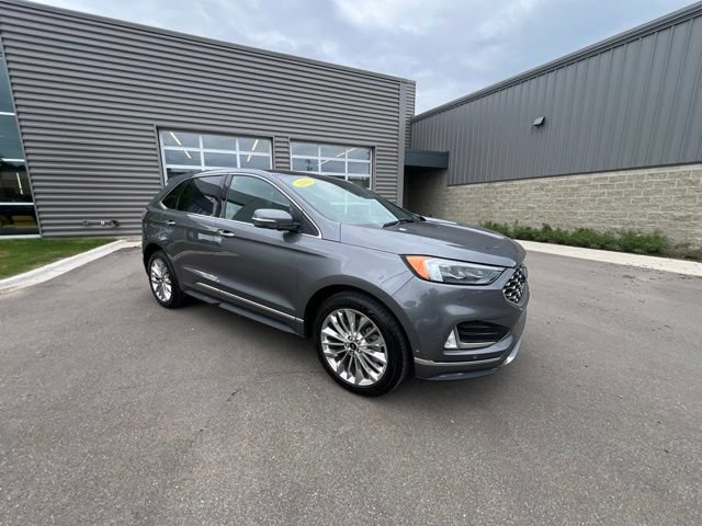 Used 2021 Ford Edge Titanium w/ Equipment Group 301A AWD/4WD image 3