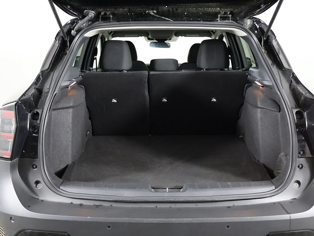 Used 2025 Nissan Kicks SV AWD/4WD image 19