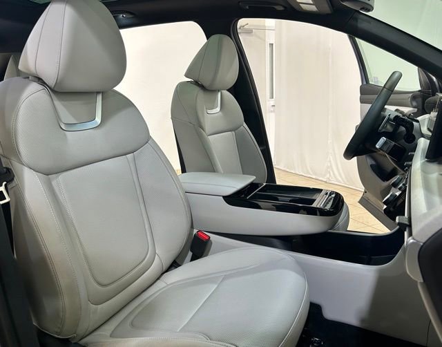 Used 2025 Hyundai Tucson Limited AWD/4WD image 23