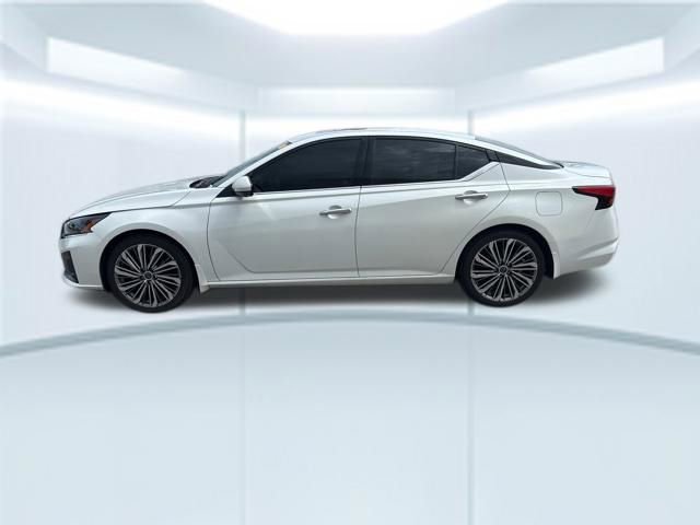 Used 2024 Nissan Altima 2.5 SL FWD image 11