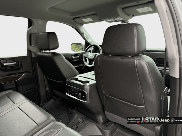 Used 2022 GMC Sierra 1500 SLT w/ SLT Premium Package AWD/4WD image 32