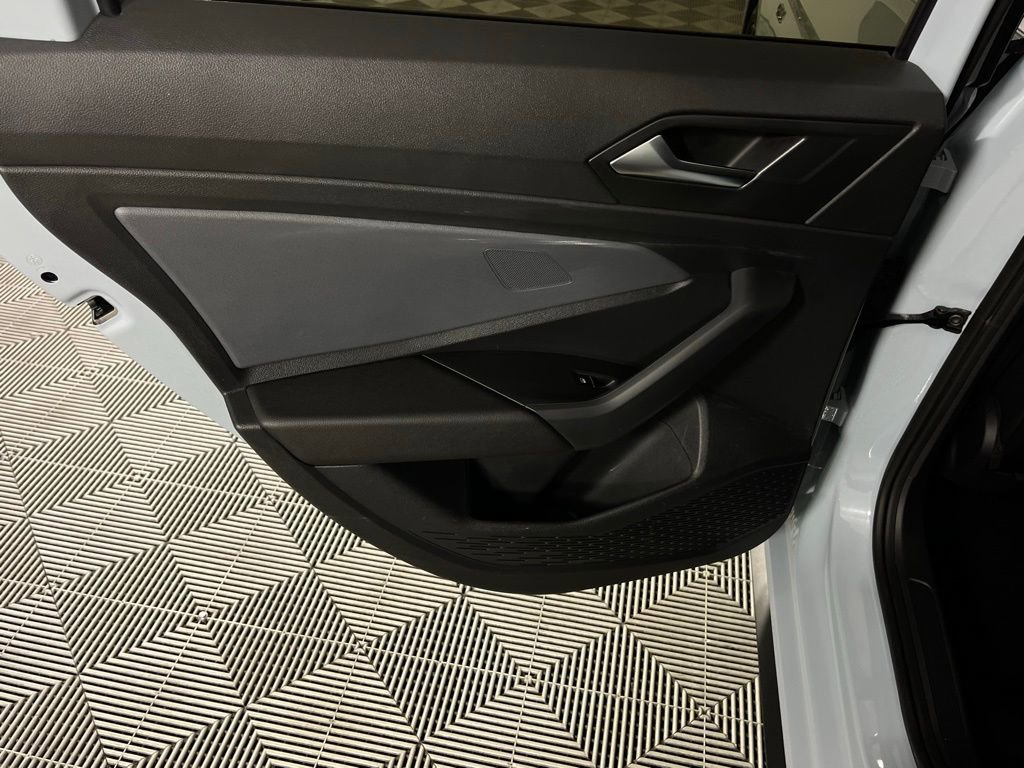 Used 2025 Volkswagen Jetta GLI Autobahn image 27
