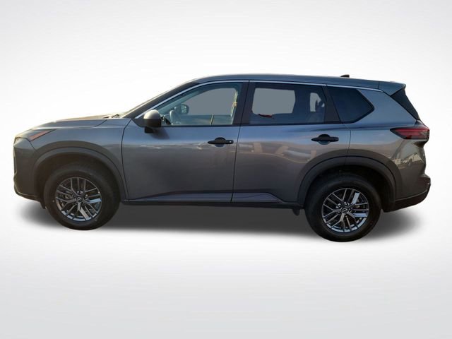 Used 2024 Nissan Rogue S image 2