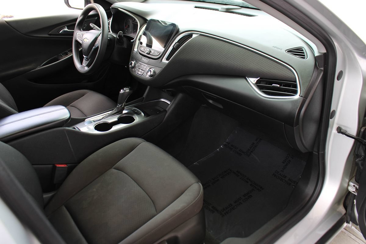 Used 2020 Chevrolet Malibu LT FWD image 19