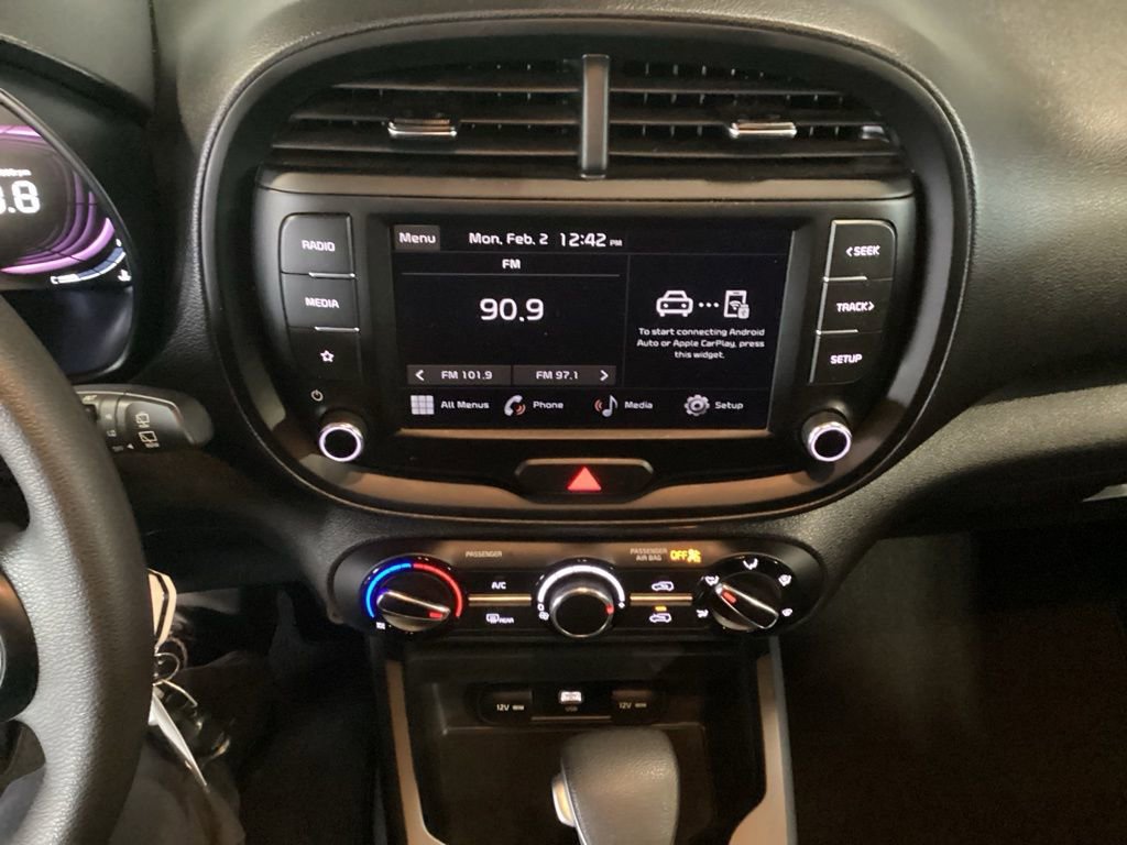 Used 2023 Kia Soul LX image 15