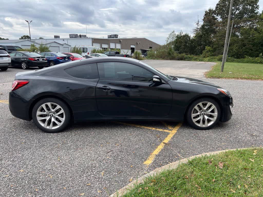 Used 2016 Hyundai Genesis 3.8 RWD image 6