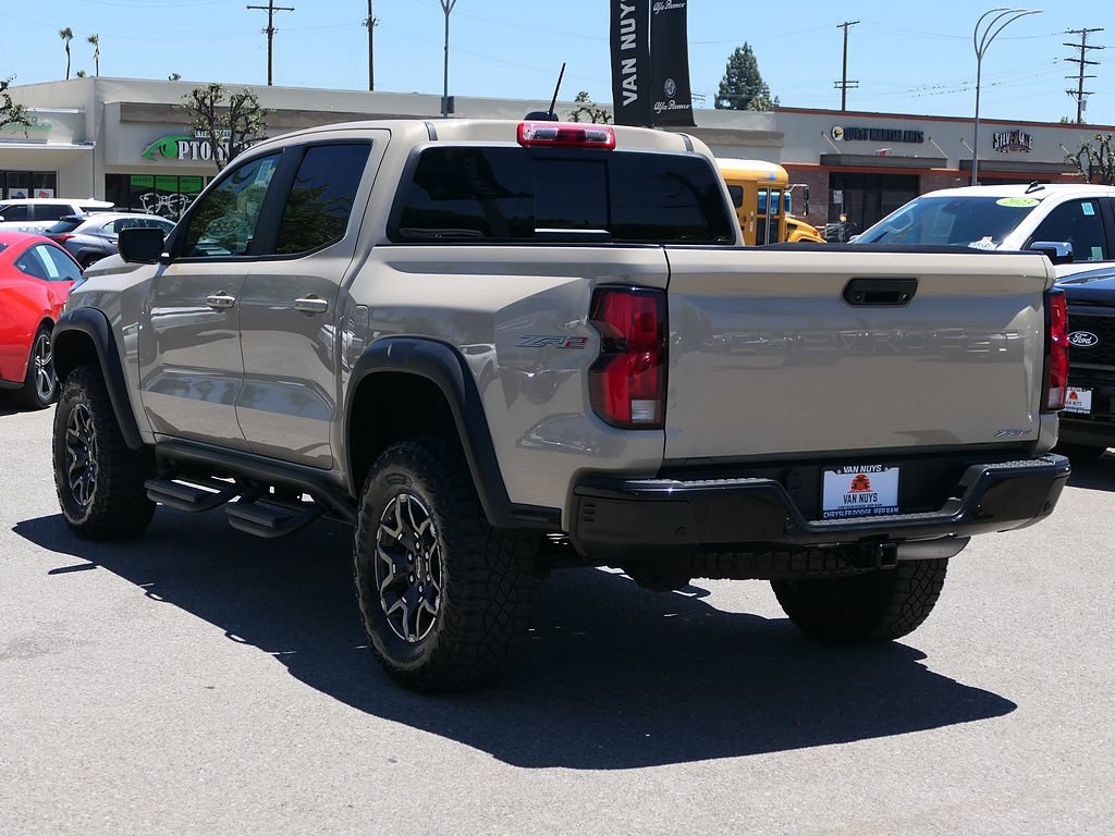 Used 2024 Chevrolet Colorado ZR2 w/ Technology Package AWD/4WD image 8