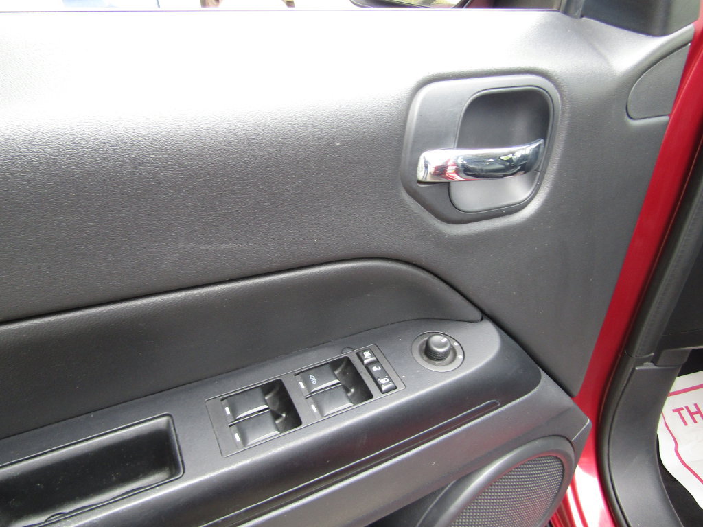 Used 2015 Jeep Patriot High Altitude AWD/4WD image 20