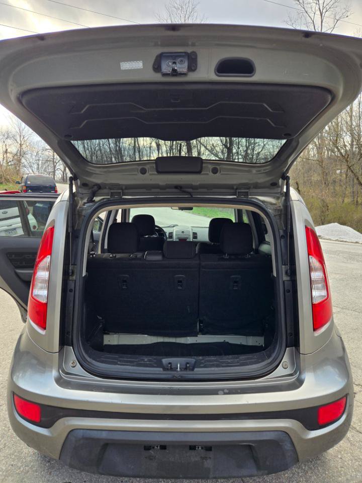 Used 2013 Kia Soul + FWD image 14
