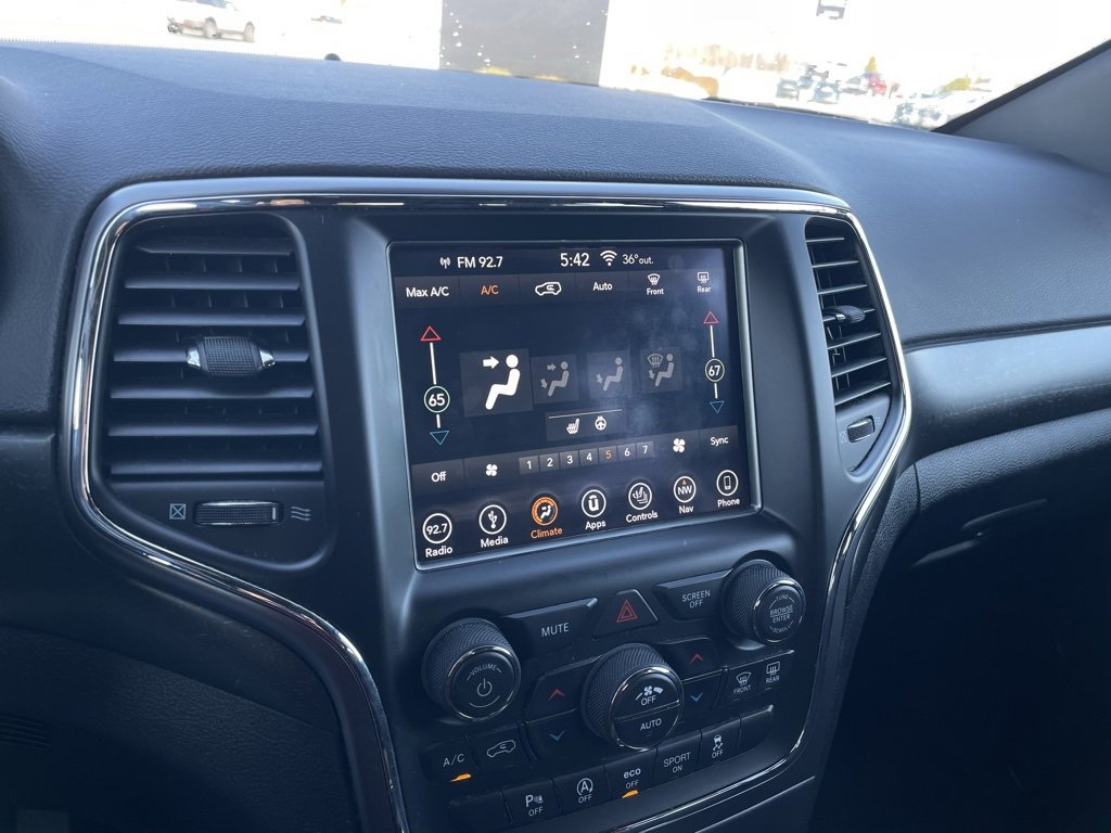 Used 2018 Jeep Grand Cherokee Laredo image 14